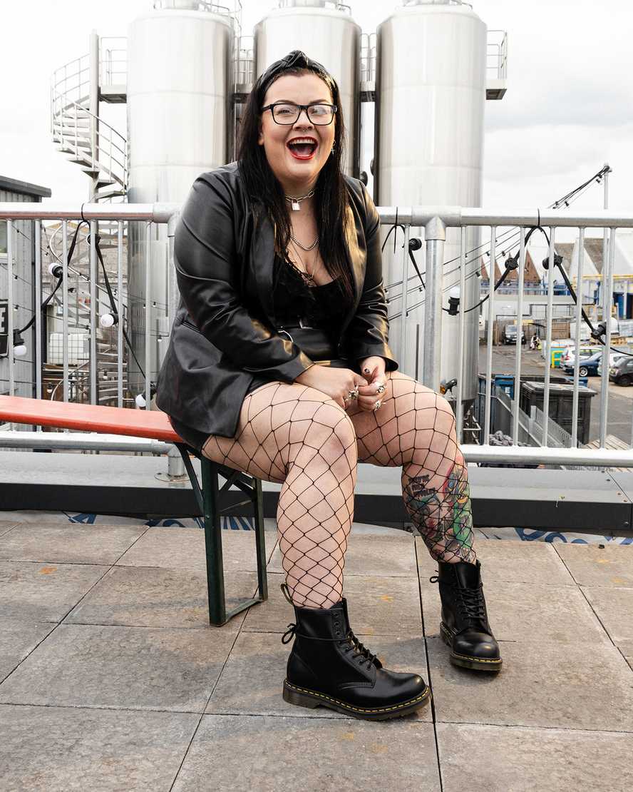 Dr martens 1460 sales smooth black size 6